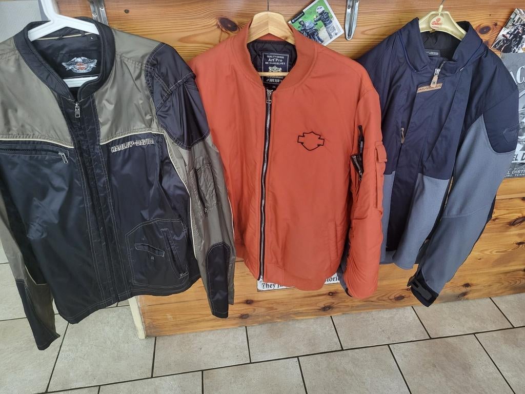 blouson Harley Davidson, comme neu les quatre blousons 240 €, Motos, Particulier