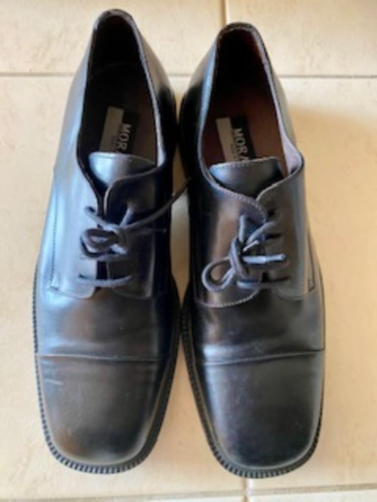 Chaussures homme, Enlèvement