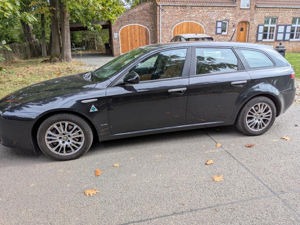 Alfa Romeo 159JTDm, Auto's, Voorwielaandrijving, Beige, 4 cilinders, Blauw