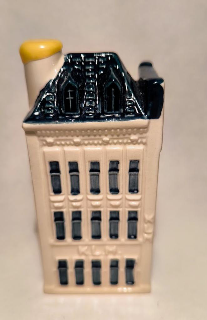 KLM Huisje nr. 75 Hofweg 9-11 Den Haag.(1994), Ophalen