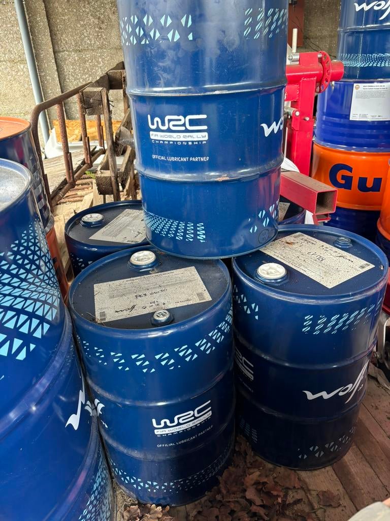 Lege olievaten 60L WRC en Gulf, Ophalen