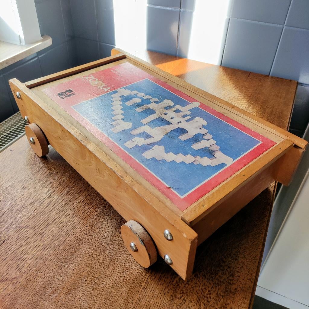 Chariot avec jeu de construction en bois, Enfants & Bébés, Enlèvement, Utilisé, Jouet à Rouler ou à Bascule