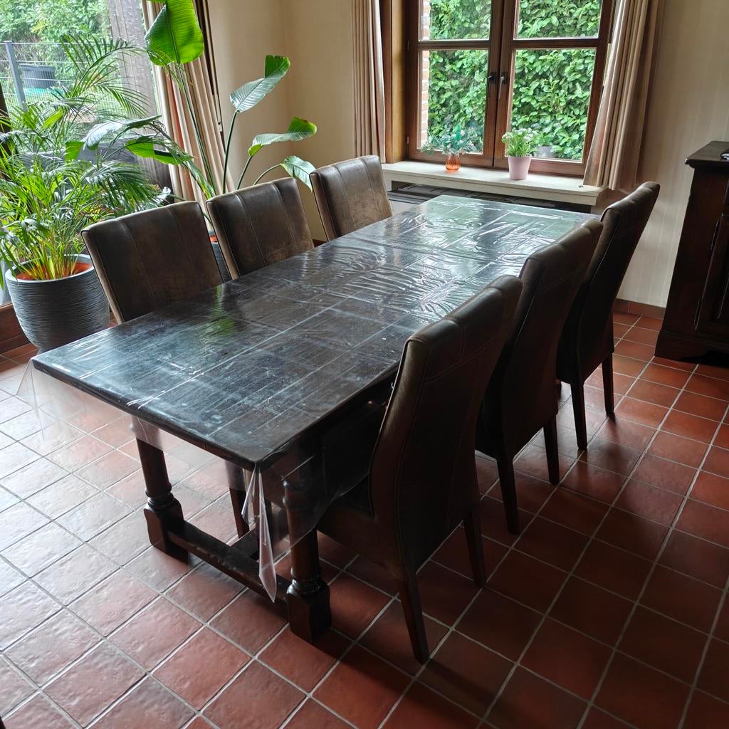 Houten Tafel met stoelen, Ophalen, Zo goed als nieuw, 6 tot 8 stoelen