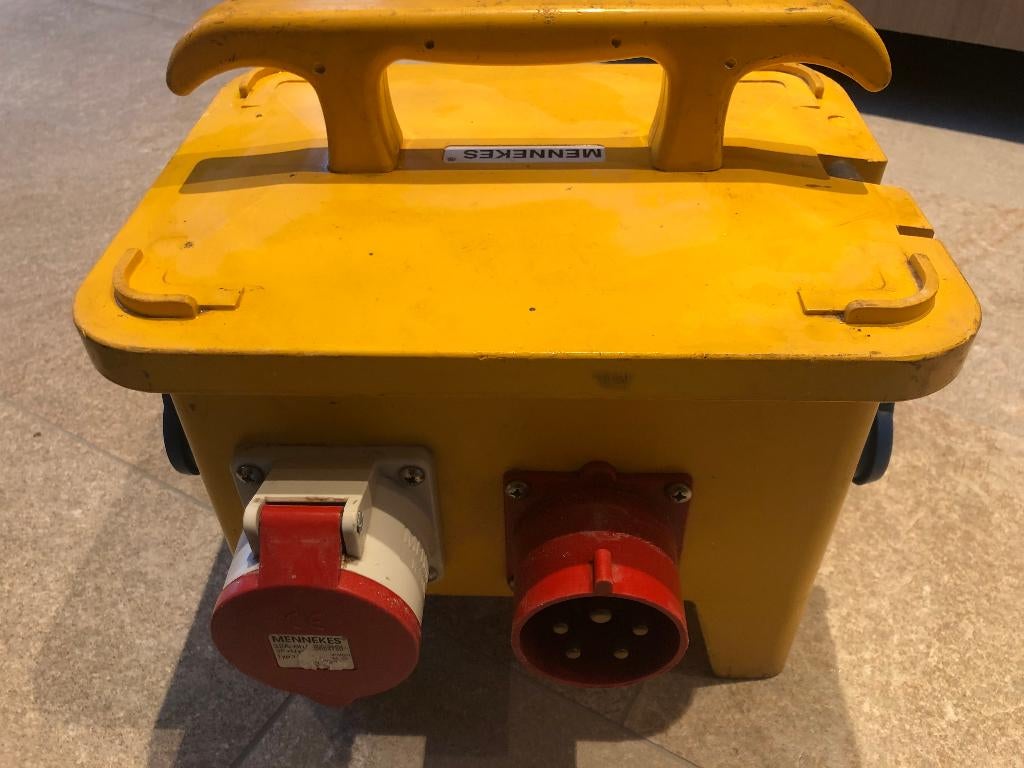 Mennekes verdeelkast paddestoel in heel goede staat, Doe-het-zelf en Bouw, Elektriciteit en Kabels, Ophalen of Verzenden, Gebruikt