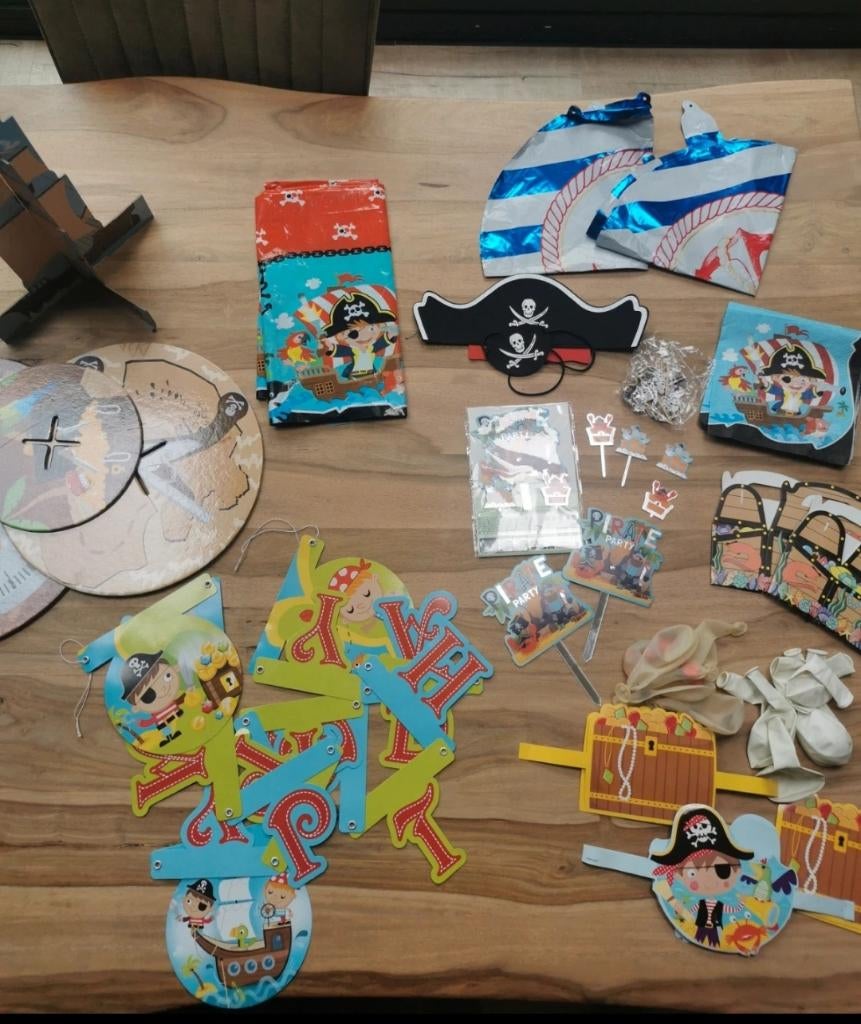 Decoration anniversaire pirate, Enlèvement, Comme neuf, Article de fête