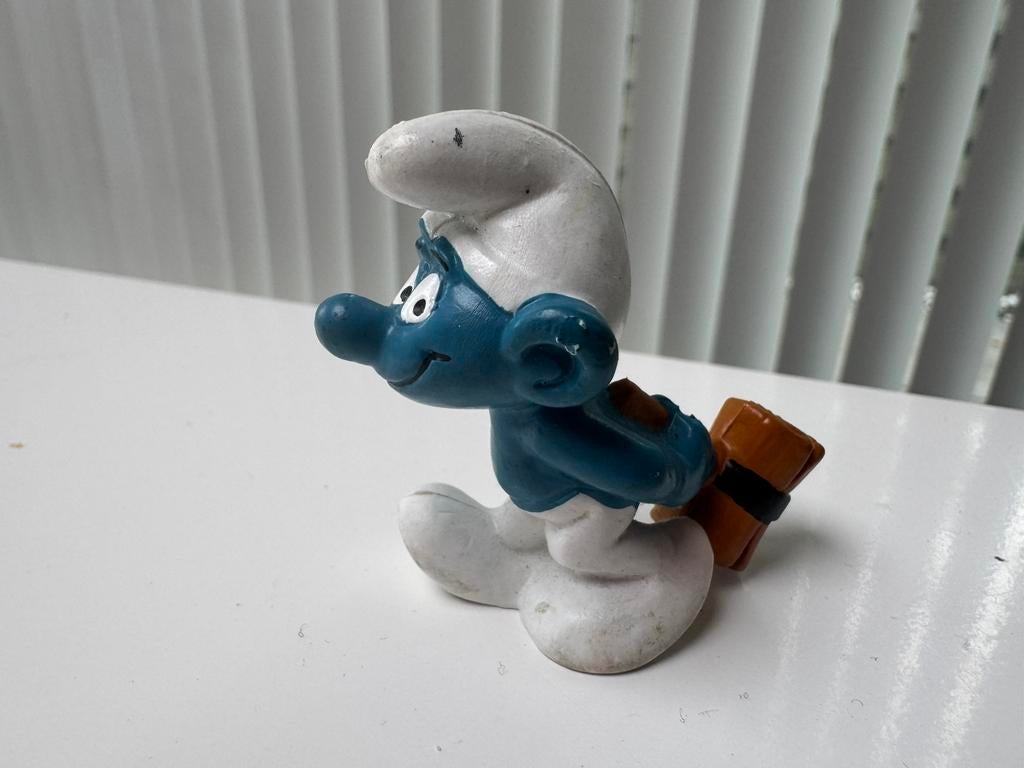 Miniatuur smurf: Achterbakse smurf met hamer, Verzamelen, Ophalen of Verzenden, Gebruikt, Overige Smurfen, Poppetje, Figuurtje of Knuffel
