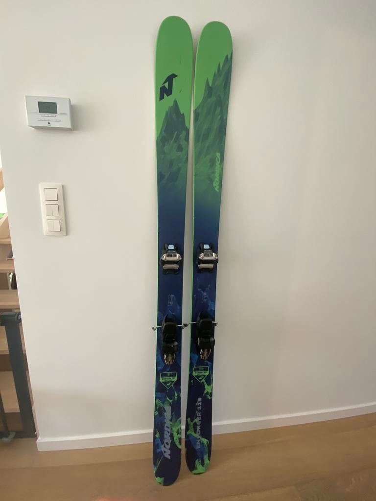 Nordica Enforcer 110 (190 cm de long) + Marker Griffon 13, Sports & Fitness, Ski & Ski de fond, Utilisé, Skis, Nordica, Carving
