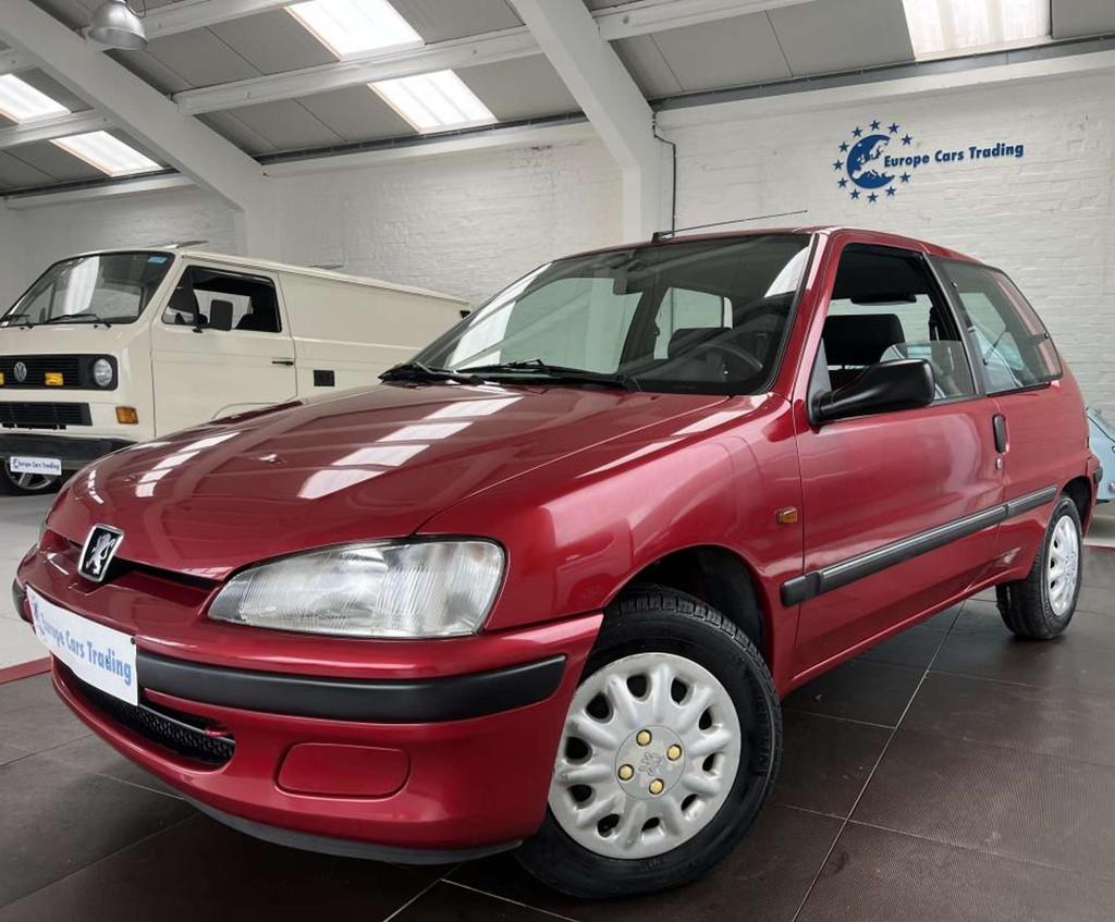 Peugeot 106 COLOR LINE 1.1 i 60CH 1ÈRE MAIN GAR 12M, 4 zetels, Stof, Zwart, Bedrijf