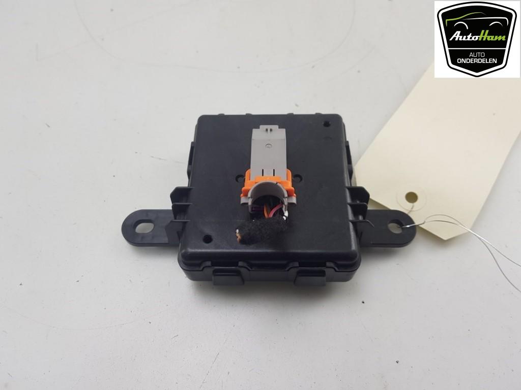 DIVERSEN Volkswagen Golf VIII (CD1) (|5WA959436H|), Auto-onderdelen, Gebruikt, Volkswagen, Rixbecker Straße 75
59552  Lippstadt, DE