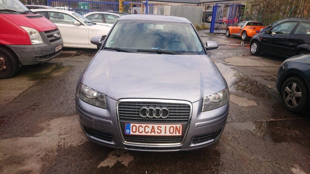 Audi a3 sportback 1600cc essence 170000km ja clim GARANTIE, Voorwielaandrijving, Stof, Zwart, Bedrijf