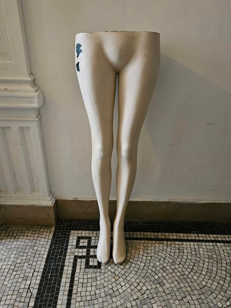 Paspop etalagepop - vrouwelijke benen, Ophalen