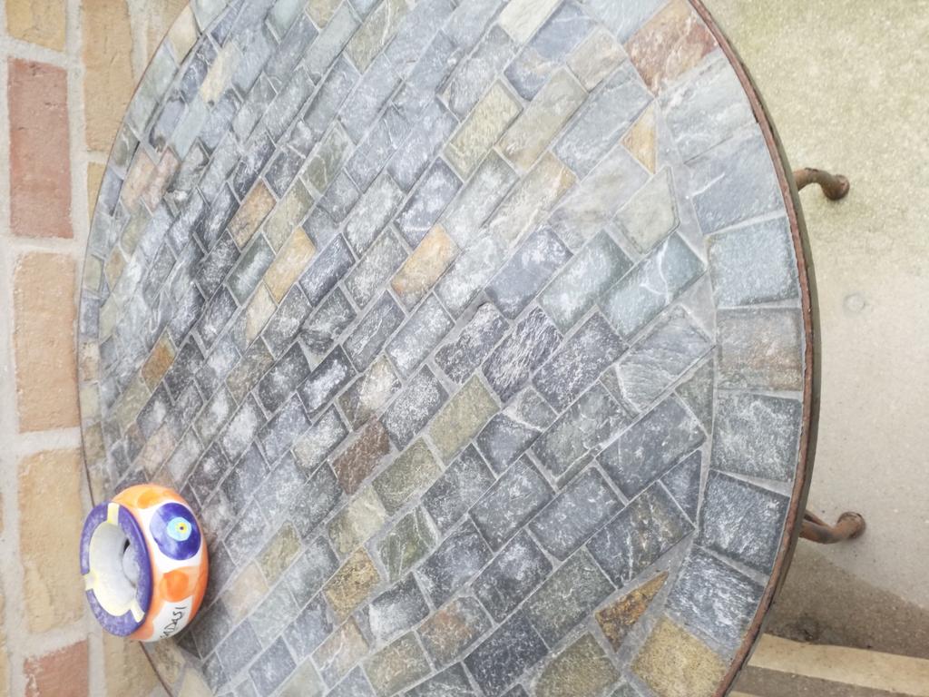 Petit table d'appoint en pierres, 55 à 75 cm, Rond, Enlèvement, Utilisé