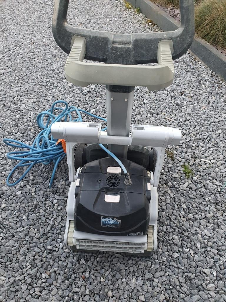 Zwembadrobot doet vloer en wanden, Enlèvement