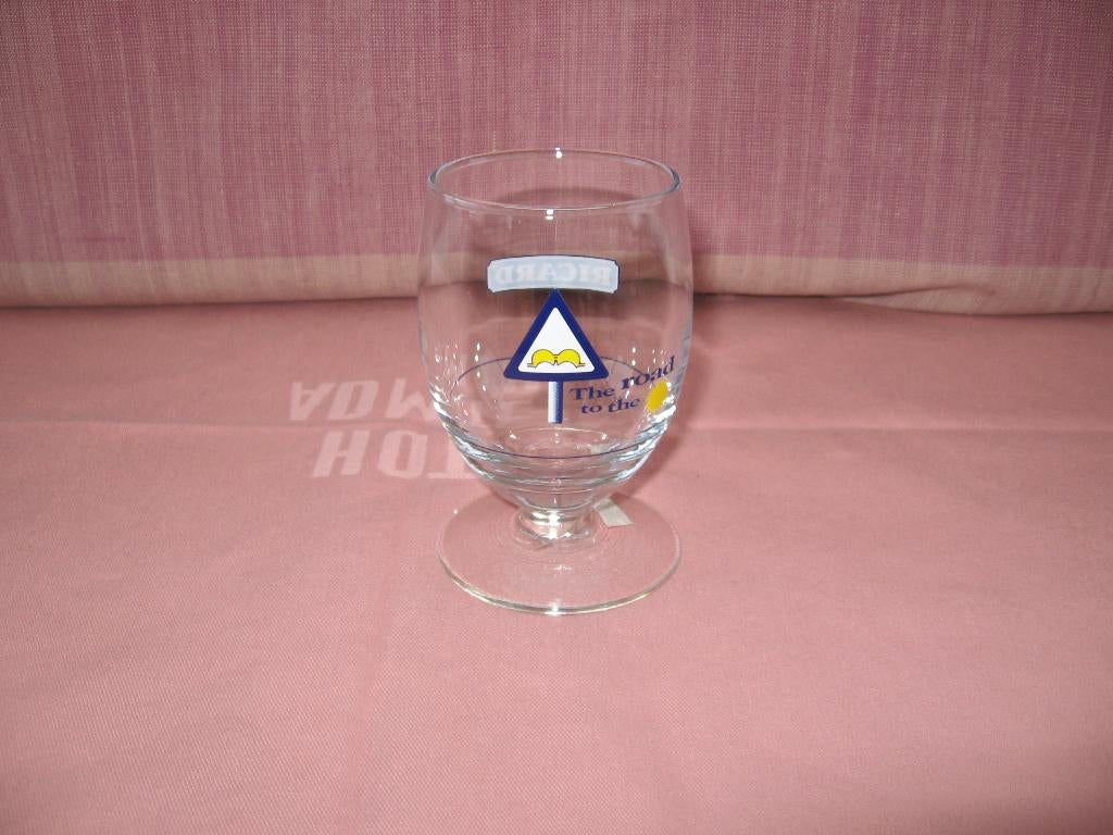 Bikini The Road to the sun avec ballon Ricard., Collections, Marques & Objets publicitaires, Enlèvement ou Envoi, Comme neuf, Ustensile