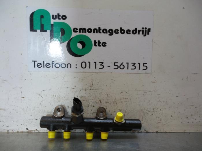 Brandstofverdeler van een Renault Clio (Clio 4 12-), Gebruikt, -, Renault, -