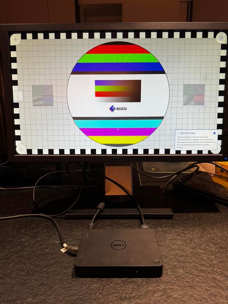 Dell docking station met een 24” monitor Dell, Computers en Software, Ophalen, Laptop