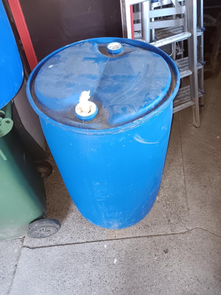 Waterton, Ophalen, Kunststof, Gebruikt, Met kraantje