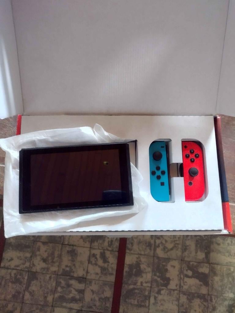Console switch 1 v2, Games en Spelcomputers, Spelcomputers | Nintendo Switch, Ophalen, Gebruikt, Met 2 controllers, Switch 2019 Upgrade