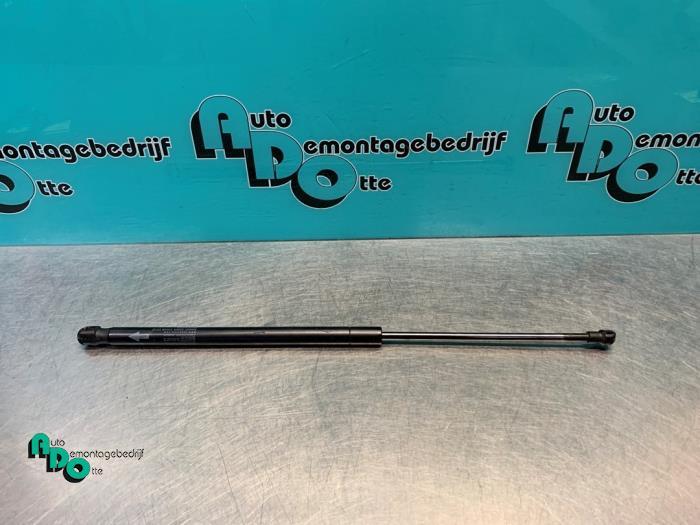 Amortisseur à gaz arrière gauche d'un Toyota Aygo (Aygo 08, -, 3 mois de garantie, Toyota, Utilisé
