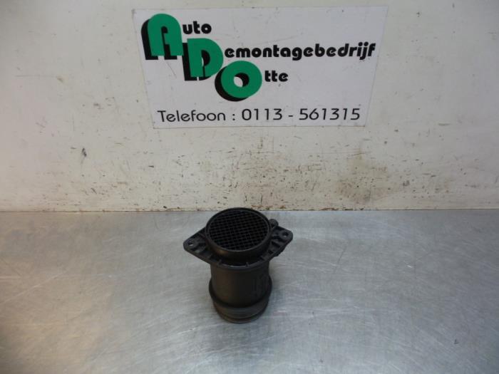 Luchtmassameter van een Volkswagen Passat (Passat 96-), Auto-onderdelen, Overige Auto-onderdelen, Volkswagen, Gebruikt, 3 maanden garantie