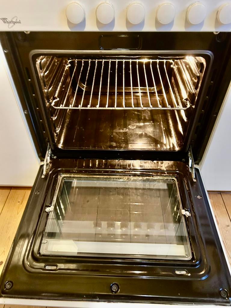 Hotte, taque et four a vendre ensemble ou séparément, Enlèvement, Utilisé, Blanc, Cuisine à paroi simple