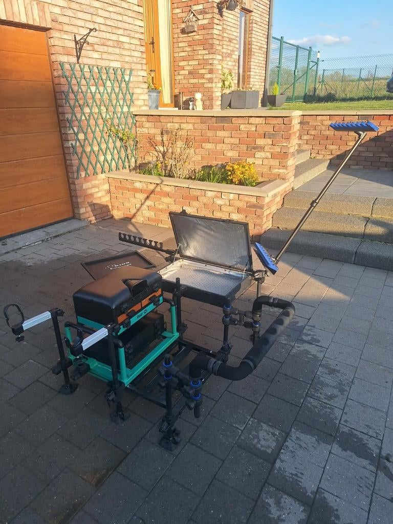 Station de pêche complète Sensas et matériel, Utilisé, Ensemble complet