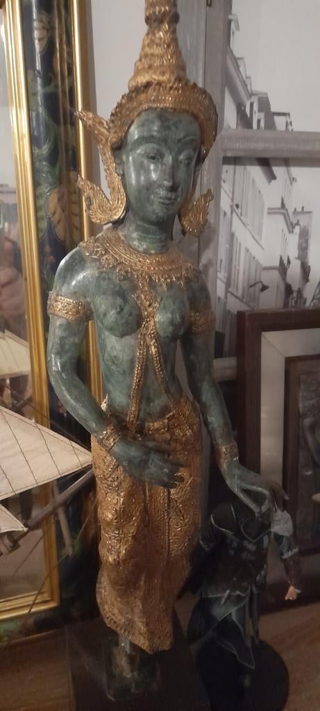 Superbe Bronze asiatique danseuse thailandaise Nue, Enlèvement