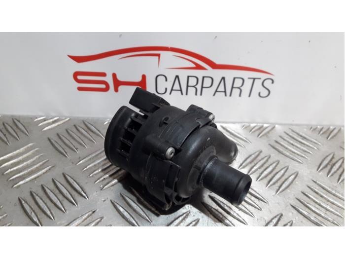 Pompe à eau supplémentaire d'un Mercedes C-Klasse, 3 mois de garantie, Utilisé, -, -