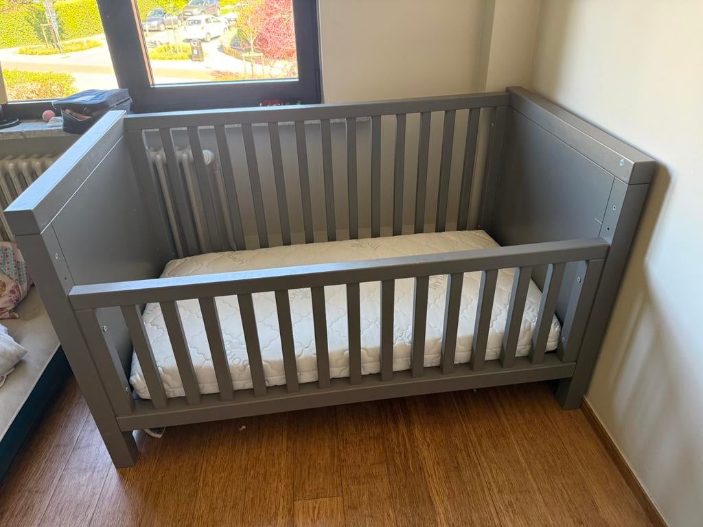 Kinderbed QUAX taupe 82x152 cm, Kinderen en Baby's, Gebruikt, 70 tot 85 cm, 140 tot 160 cm, Ophalen