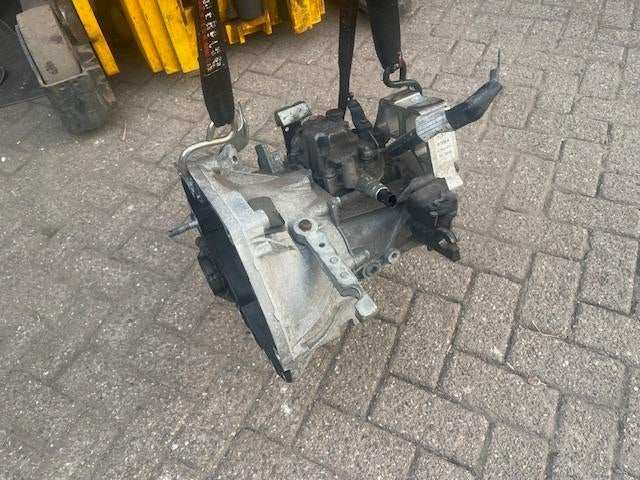 VERSNELLINGSBAK Fiat 500 (312) (01-2007/12-2012), Gebruikt, Dhr. R. de Gouw, Fiat, De Bloemendaal 21 21
5221 EB  'S HERTOGENBOSCH, NL