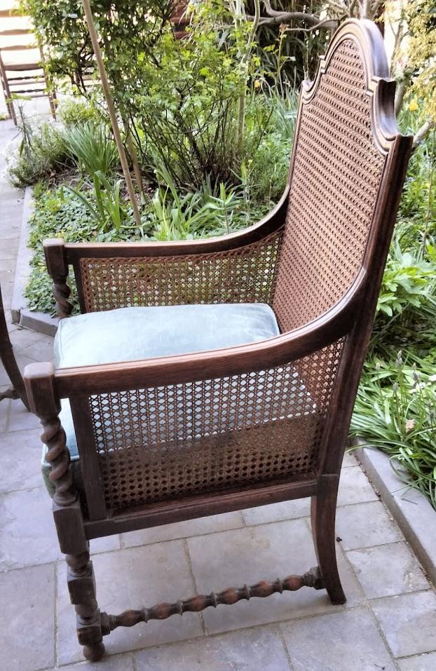 antieke stoel - bibliotheekbergère met rieten en kussen, Huis en Inrichting, Stoelen, Gebruikt, Twee, Hout, Stof, Bruin, Ophalen