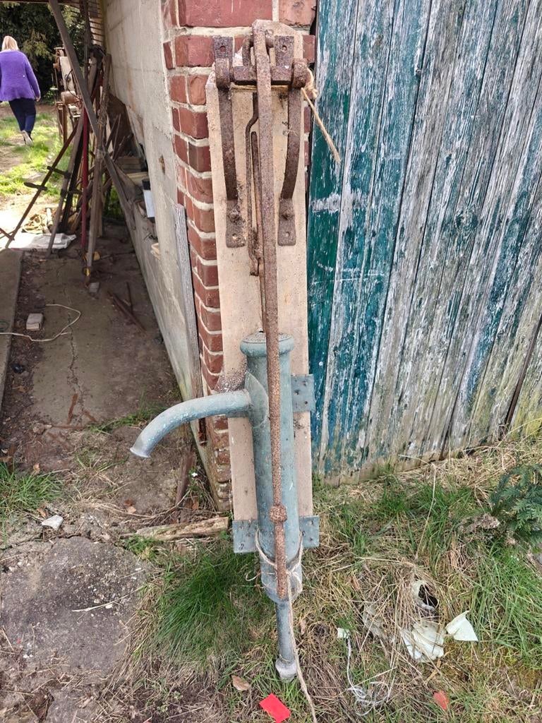 Antieke pomp, Ophalen