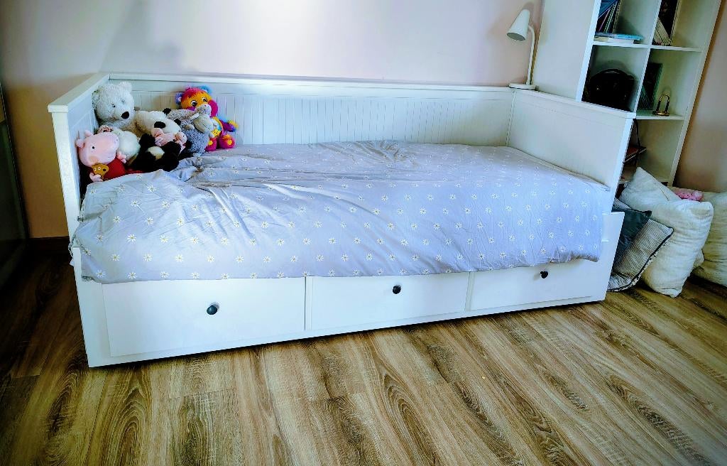 Lit IKEA HEMNES banquette 2p (struct + matelas), Utilisé, 200 cm, Blanc, Deux personnes