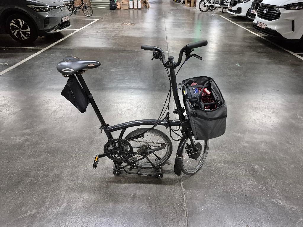 vélo pliable Brompton Electric P-Line Titanium H4R (2023), Vélos & Vélomoteurs, Autres marques, 47 à 51 cm, 50 km par batterie ou plus