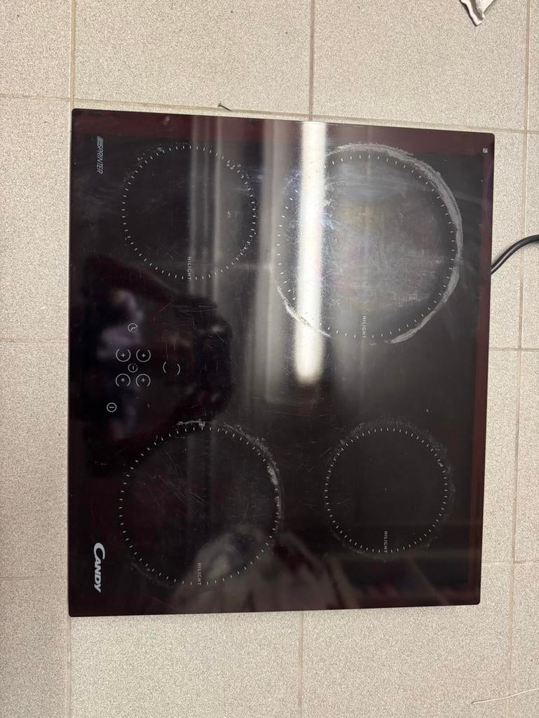 Taque a induction Candy, Electroménager, Enlèvement, Utilisé, Induction, 4 zones de cuisson