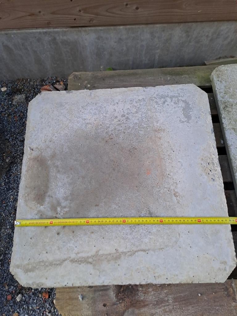 Putdeksel beton 50 cm op 50 cm, Ophalen