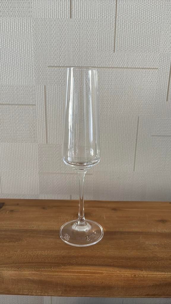 Champagneglazen, Ophalen