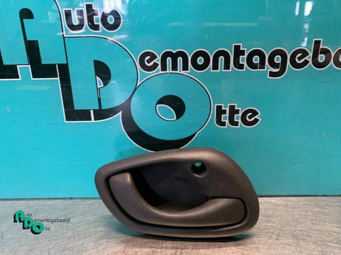 Portiergreep 4Deurs rechts-voor van een Suzuki Wagon R+ (Wag, Gebruikt, -, -, Ophalen of Verzenden