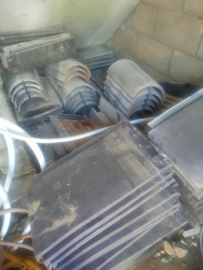 A donner tuiles migon actua noires, Bricolage & Construction, Enlèvement, Tuiles