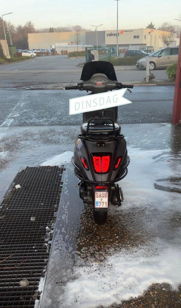 Chasis tekoop vespa sprint a klasse met papieren, Fietsen en Brommers, Scooters | Piaggio, Zo goed als nieuw, Overige modellen