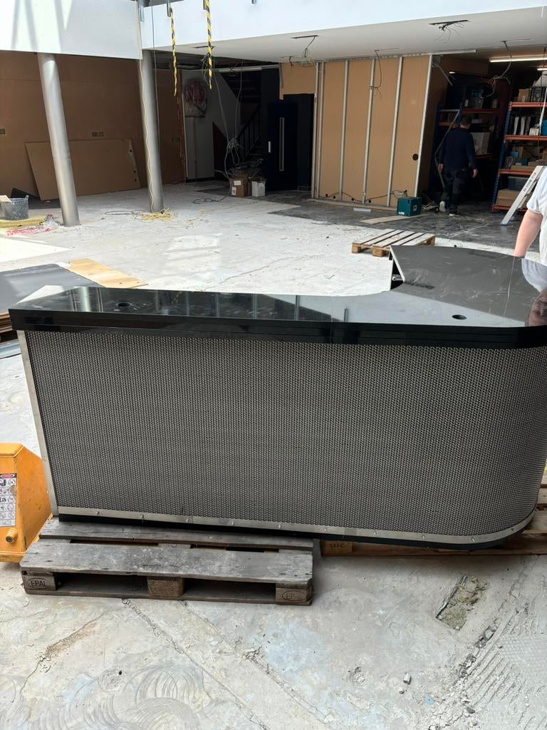 Garniet toog afgewerkt met geweven staaldraad, Ophalen, Gebruikt