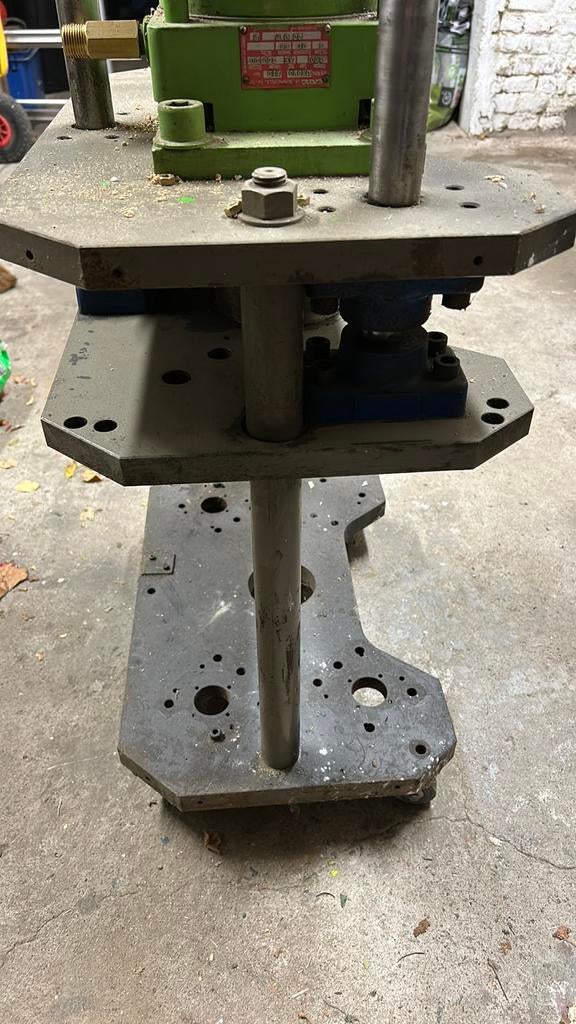 Presse pneumatique, Enlèvement, Utilisé