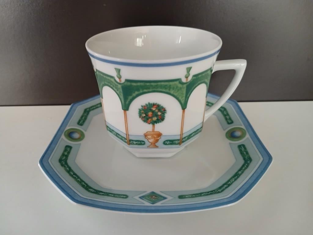 Tasse et sous-tasse LIMOGES "Jardin royal" Ph. Deshoullieres, Enlèvement