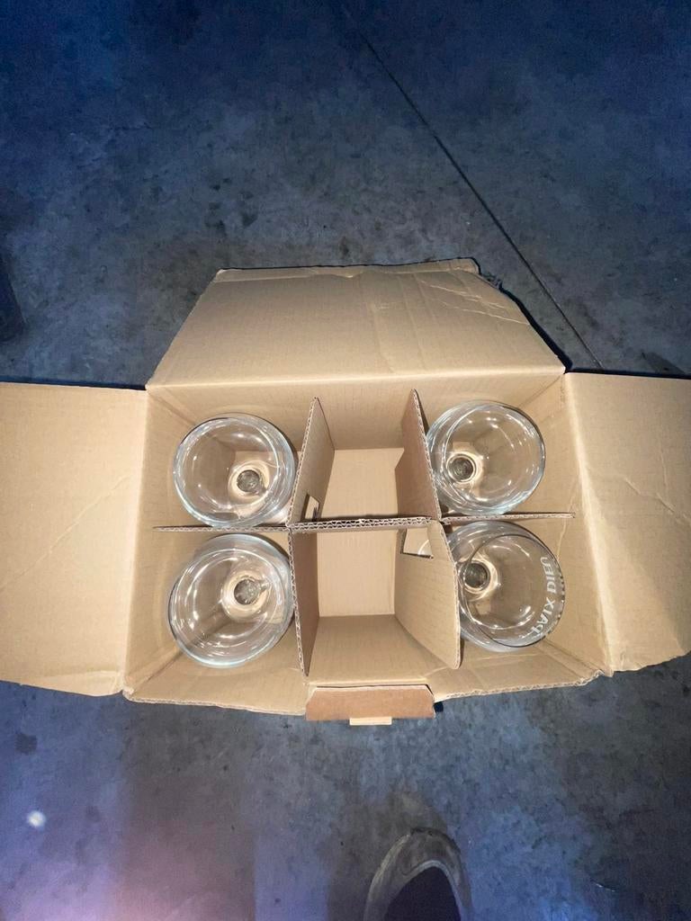 Verre Paix Dieu Negociable, Enlèvement