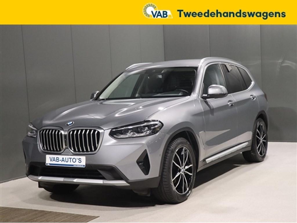 BMW X3   X-DRIVE 2.0i MHEV CAMERA DAB CARPLAY FULL LED, Auto's, Automaat, 173 g/km, Zwart, Bedrijf