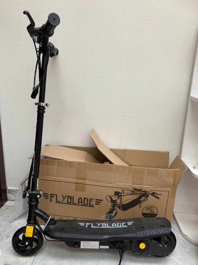 Flyblade elektrische step NIEUW, Fietsen en Brommers, Steps, Ophalen, Nieuw