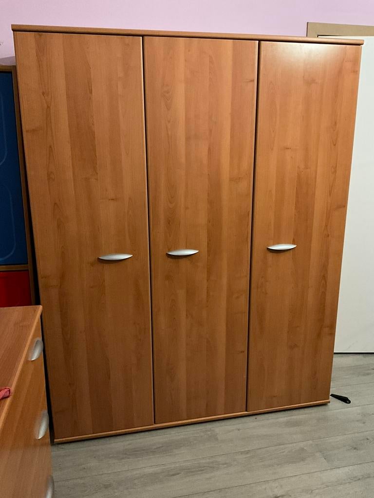 3 deurs Kleerkast, Ophalen, Gebruikt, Kast