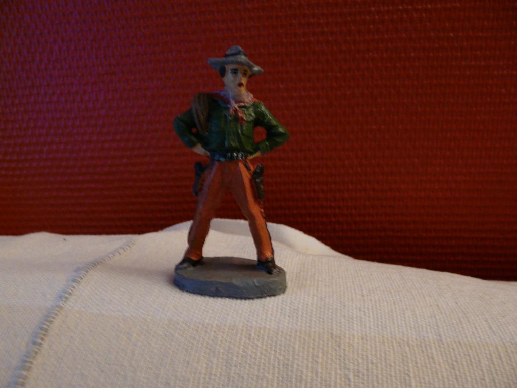 Vintage cowboys en indianen: Chialu , Elastoline ..., Antiek en Kunst, Ophalen