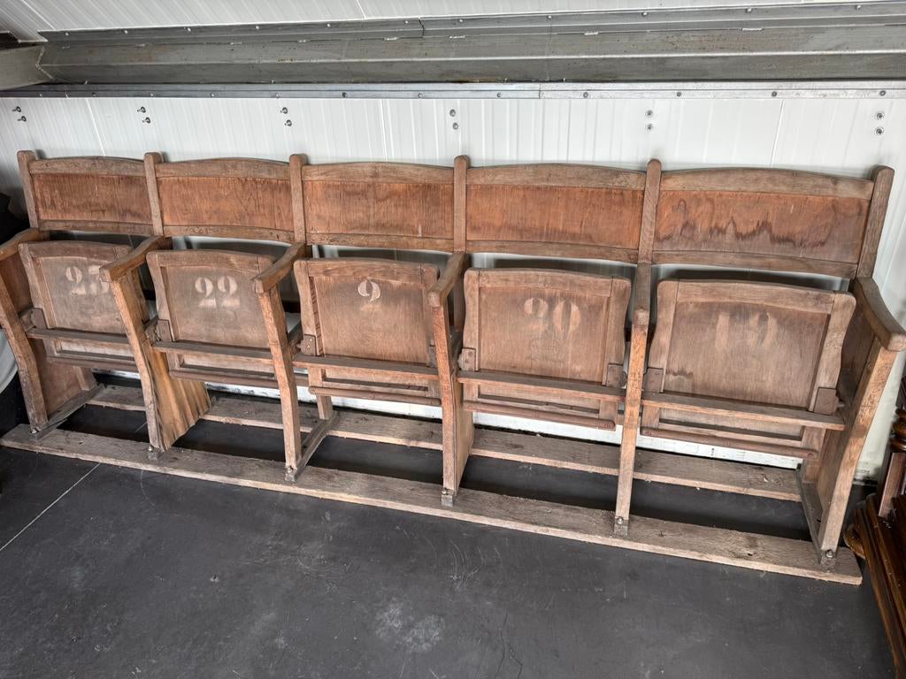 Cinemabank bioscoopstoel, Ophalen