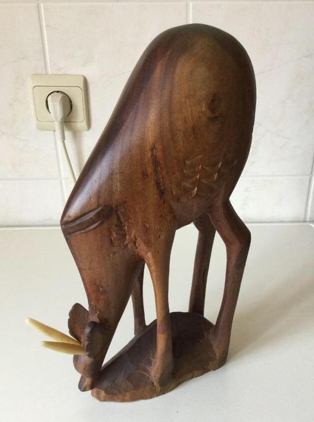 Houten beeld van een hert / ree, Enlèvement ou Envoi